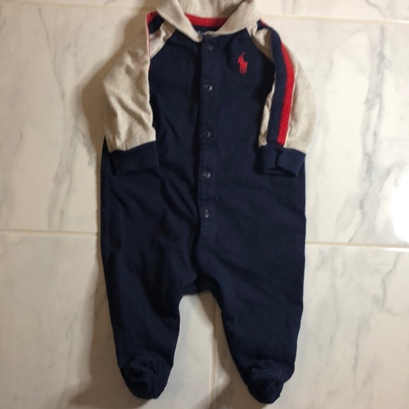 Kids long sleeved collared onesie / pajamas. EUC! - Picture 1 of 5